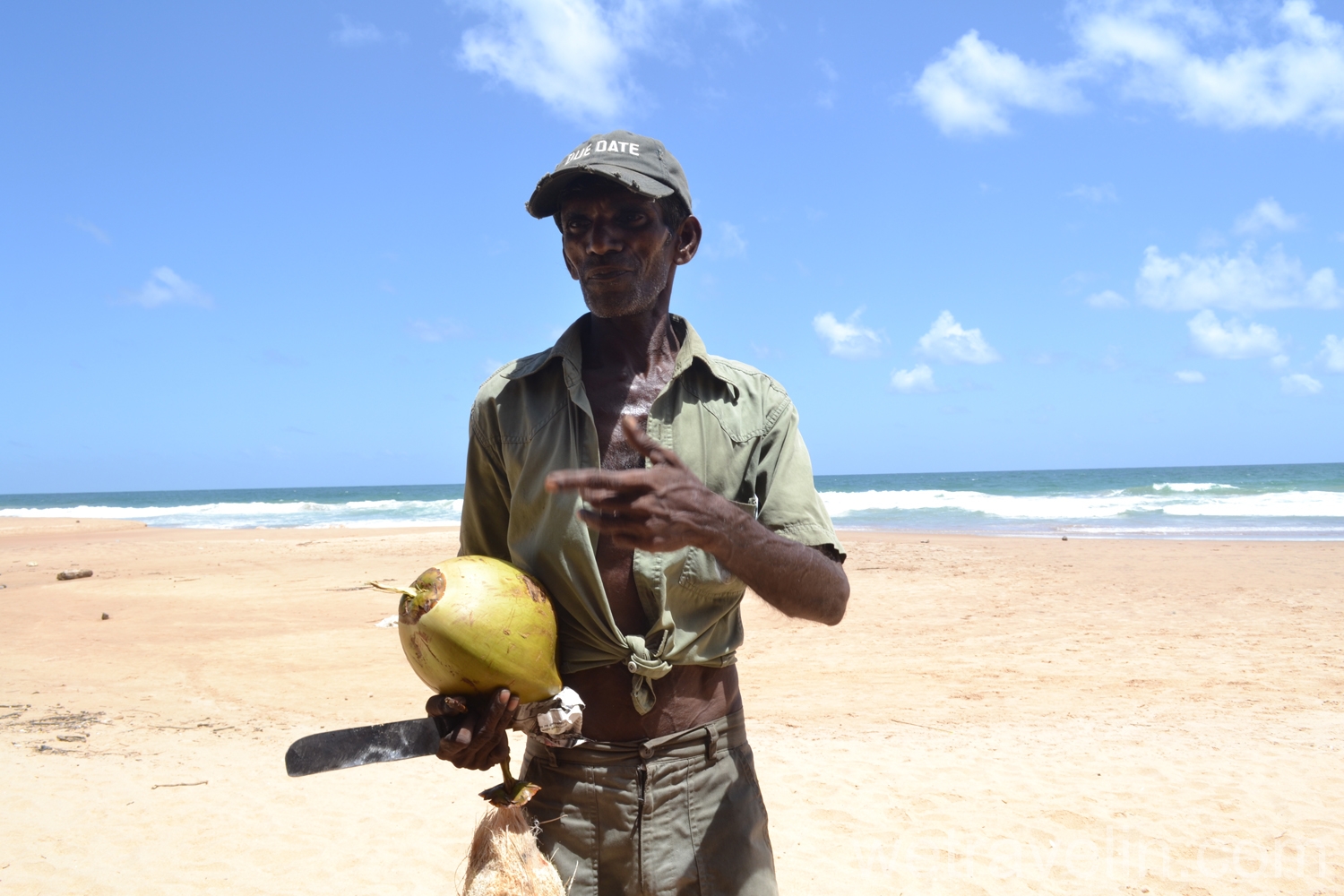 кокосы на пляже в три дорога)