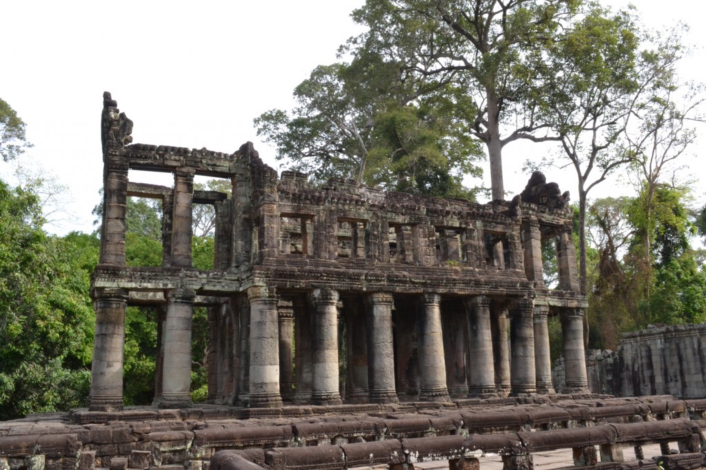 здание оружейной палаты короля