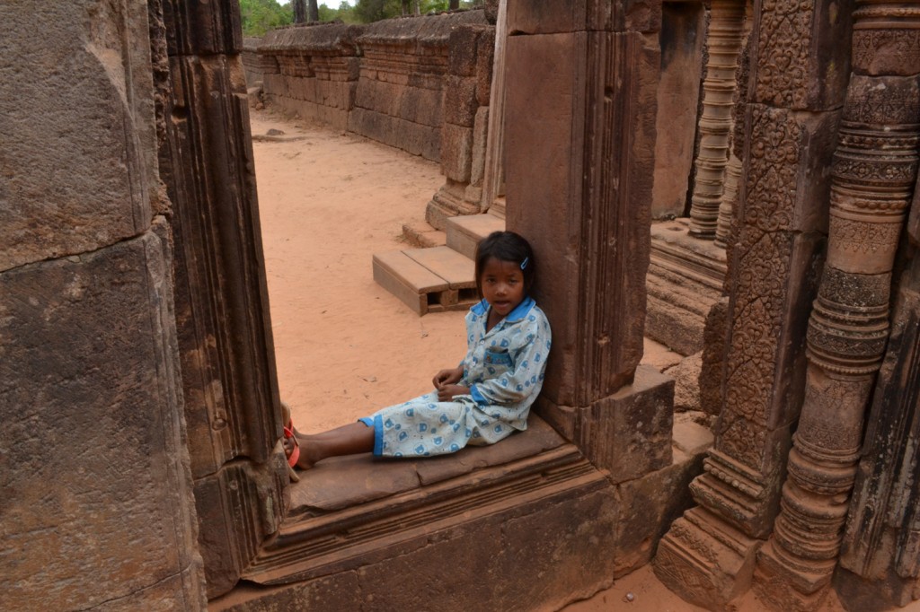 девочка в храме